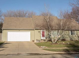 3109 S Valley View Rd, Sioux Falls, SD 57106