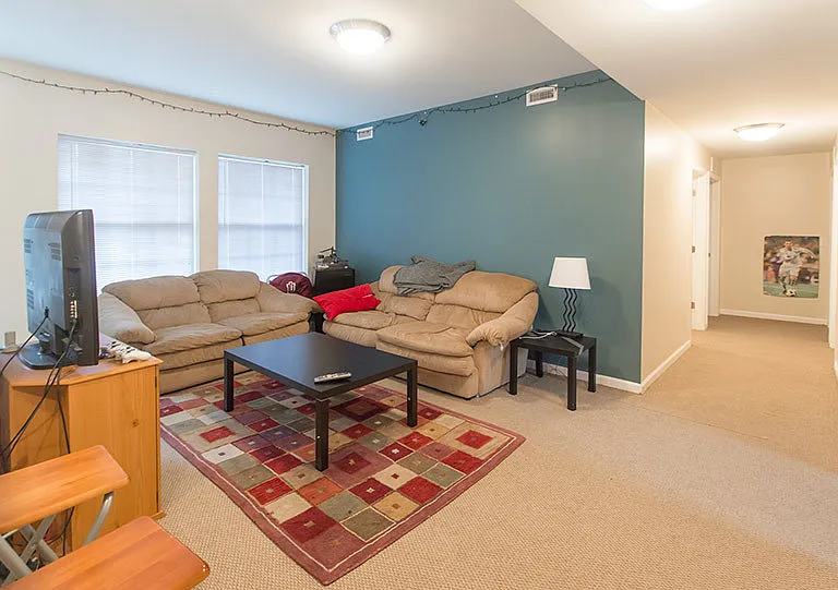 East Bay II Apartments — Photo 52