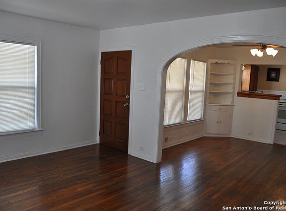 4th image of 1318 W Rosewood Ave