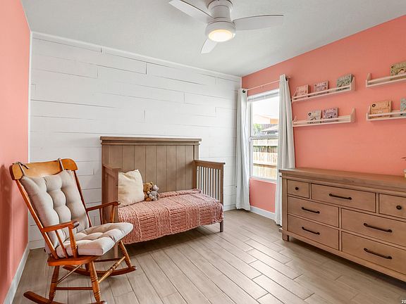5th image of 9106 Tennant Ln