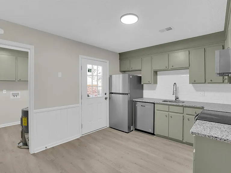 3908 Persimmon St #3908 — Photo 10