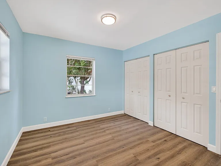 9484 Sun Ct — Photo 17