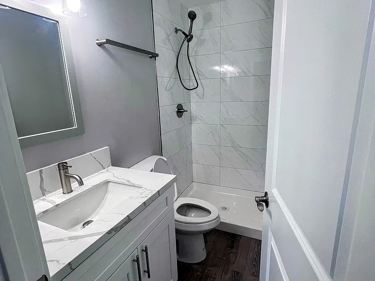 2nd floor hallway bathroom