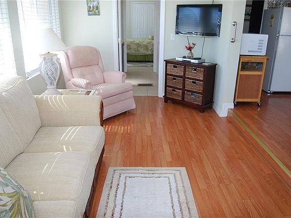 3rd image of 20550 River Dr