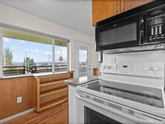 5th image of 601 S Jackson Ave APT 7