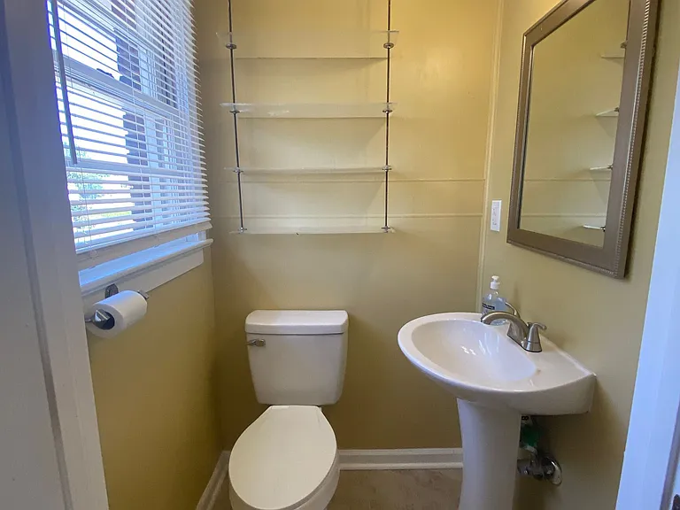 297 Macon Ave — Photo 13