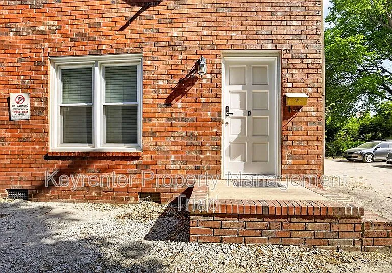 115 S Mendenhall St #D — Photo 1
