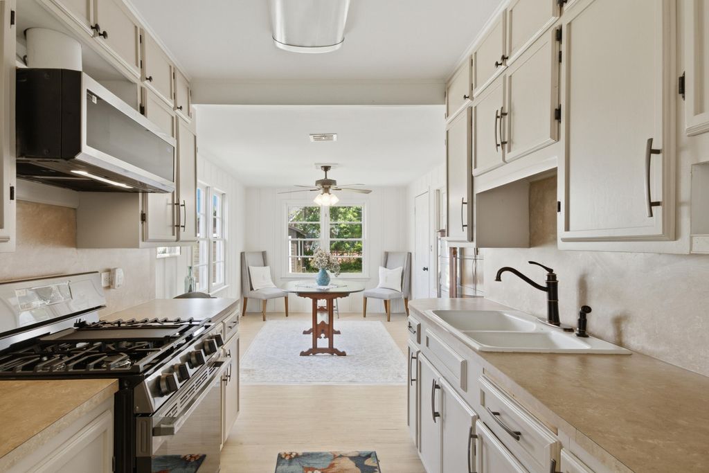 1120 J St NW, Miami, OK - View 6