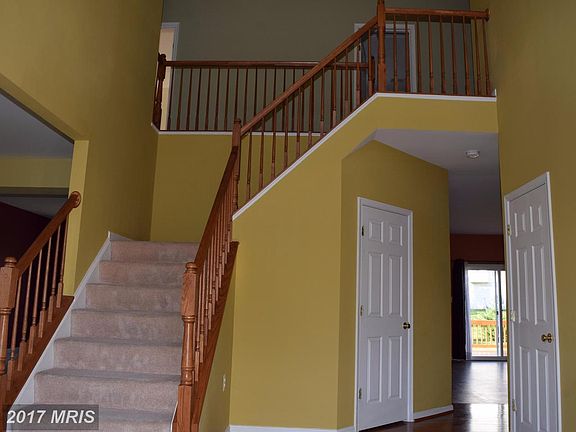 3rd image of 111 Walker Ct