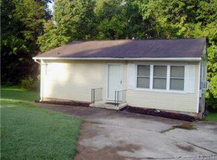 1721 Fairlane Dr, Gastonia, NC 28054