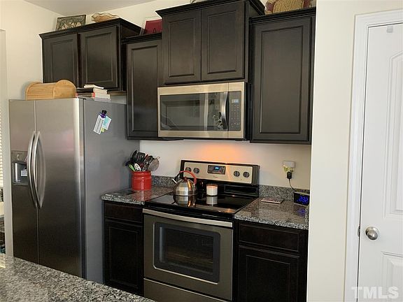 3rd image of 41 S Grey Abbey Dr
