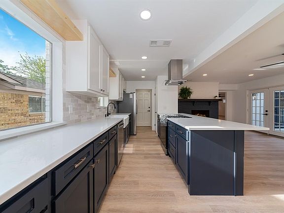 4th image of 11223 Pelican Dr