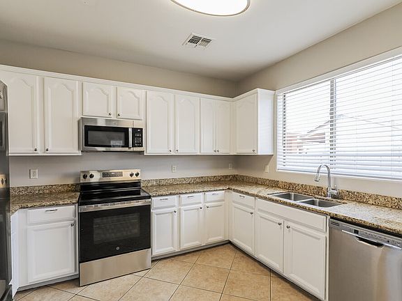 5th image of 2247 E Calle Gran Desierto
