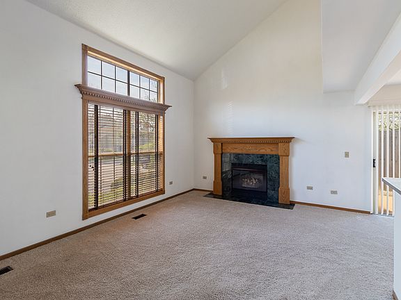 3rd image of 1101 N Knollwood Dr
