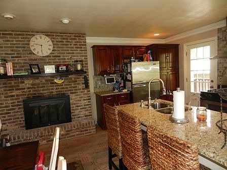 4th image of 115 Paige Ct