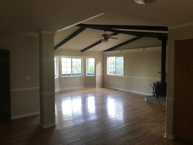 Dining room to living room