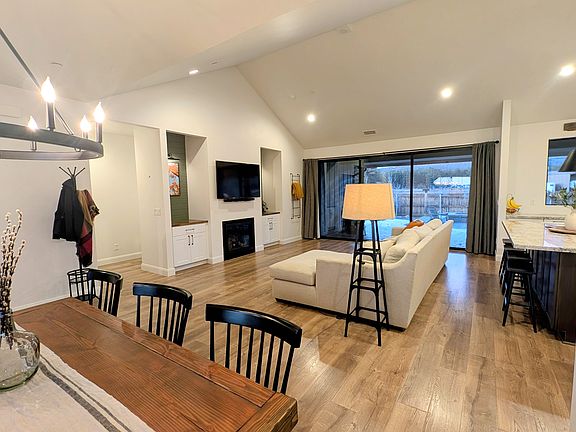 4th image of 4801 W Laskin Trl