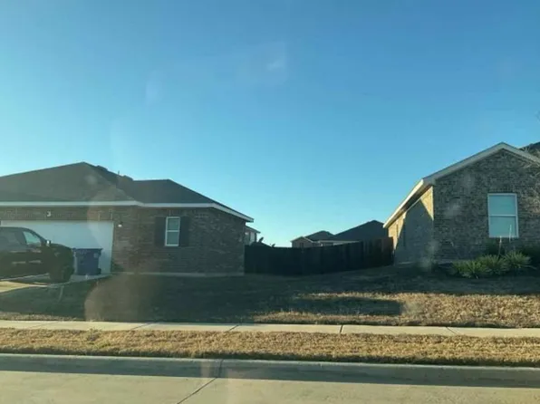 2621 Salado Creek Ln, Red Oak, TX 75154