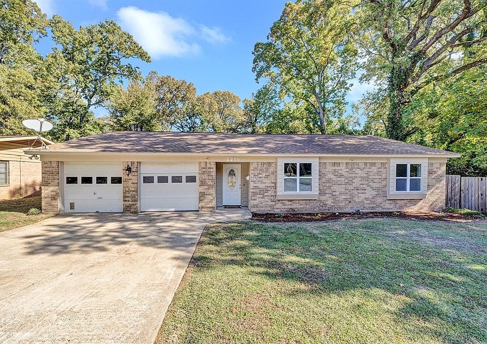 1st image of 2210 Woodhaven Dr
