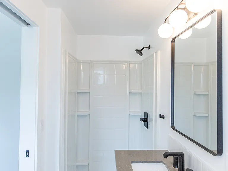 4084 Redwood Ave #9 — Photo 17