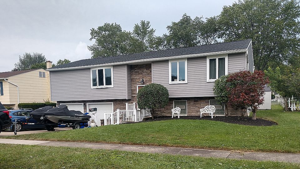 1st image of 160 Theresa Ct