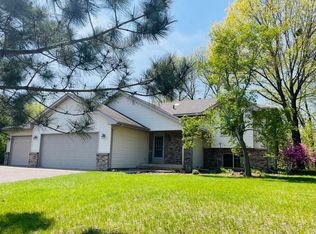 39148 Riverside Ct, North Branch, MN 55056
