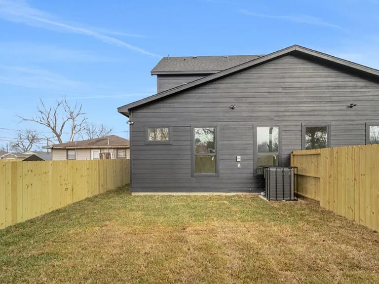 7956 Bonaire St — Photo 3
