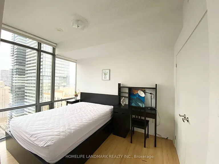 38 Grenville St #2908 — Photo 6