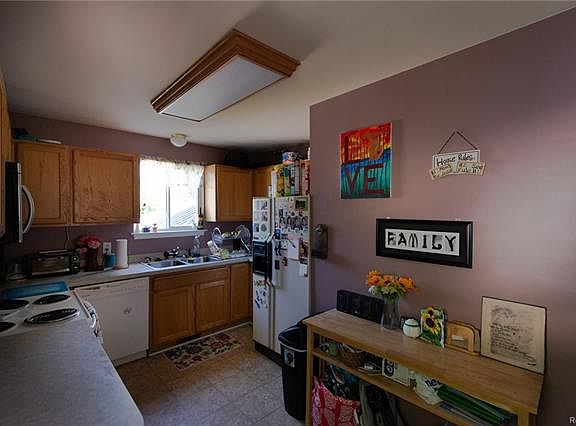 5th image of 483 Alfred Ct