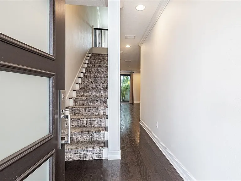 222 S Audubon Ave — Photo 5