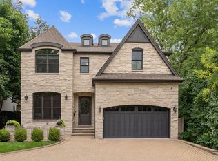 483 S York St, Elmhurst, IL 60126