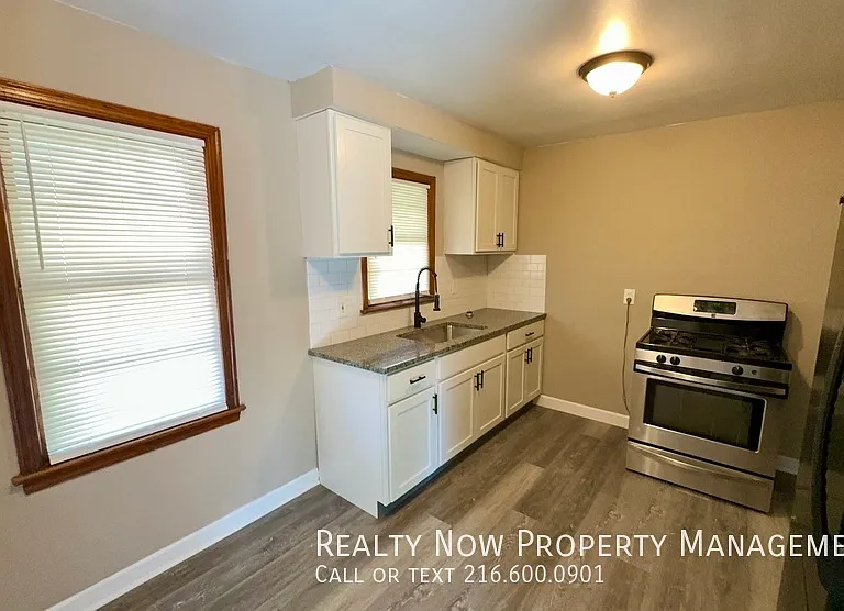 5200 Miller Ave — Photo 2
