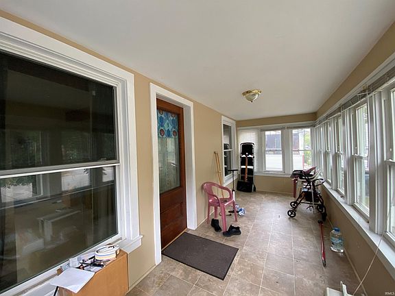 4th image of 344 W Garfield Ave