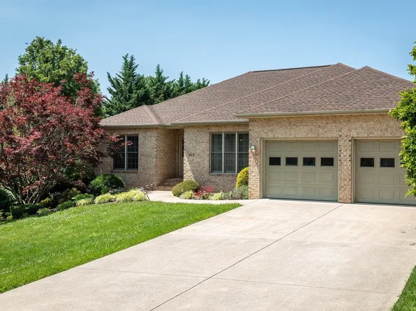 305 Confederacy Dr, Penn Laird, VA 22846