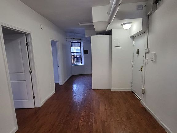 2nd image of 2654 Marion Ave #Basement