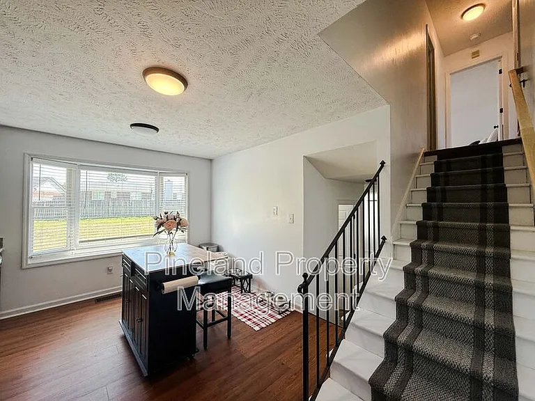 815 Zapata Ln — Photo 11