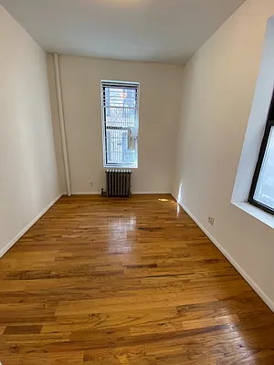 Rented by GreenVill Real Estate LLC | media 23