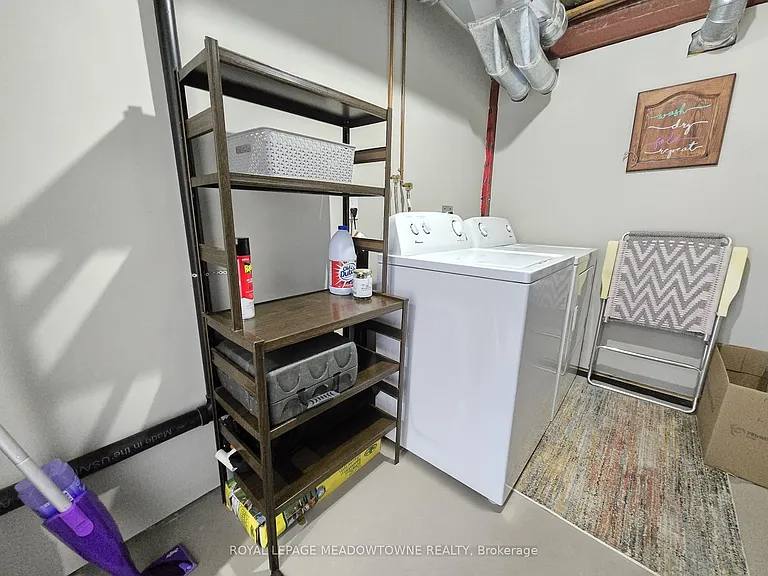 154 Maple St #BASEMENT — Photo 16