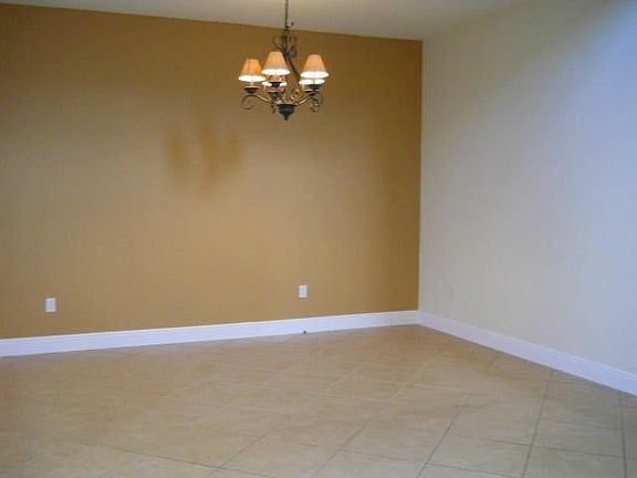 3rd image of 1579 Newhaven Point Ln