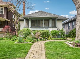 821 N Grove Ave, Oak Park, IL 60302