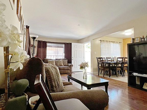 2nd image of 1287 Flora Ave #1287