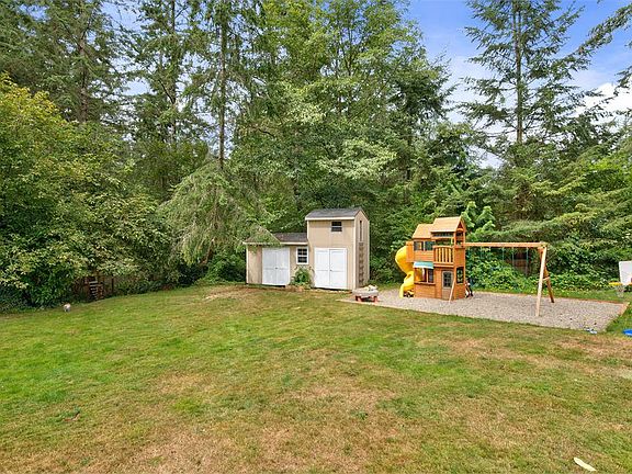 4th image of 13716 98th Avenue Ct NW