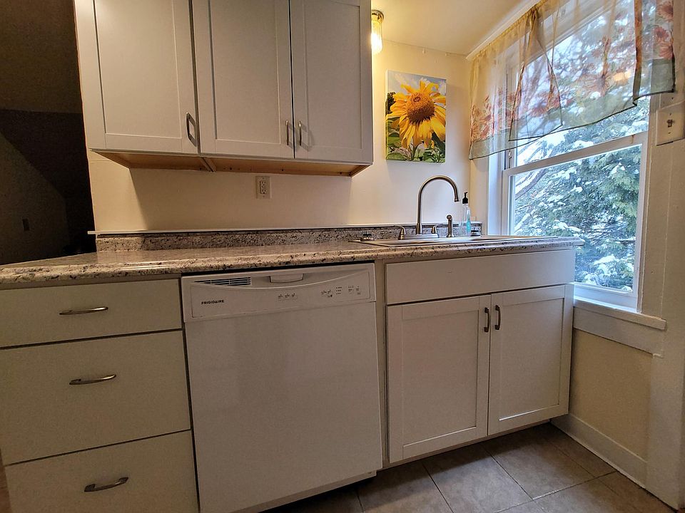 1st image of 238 Philadelphia St Floor 3