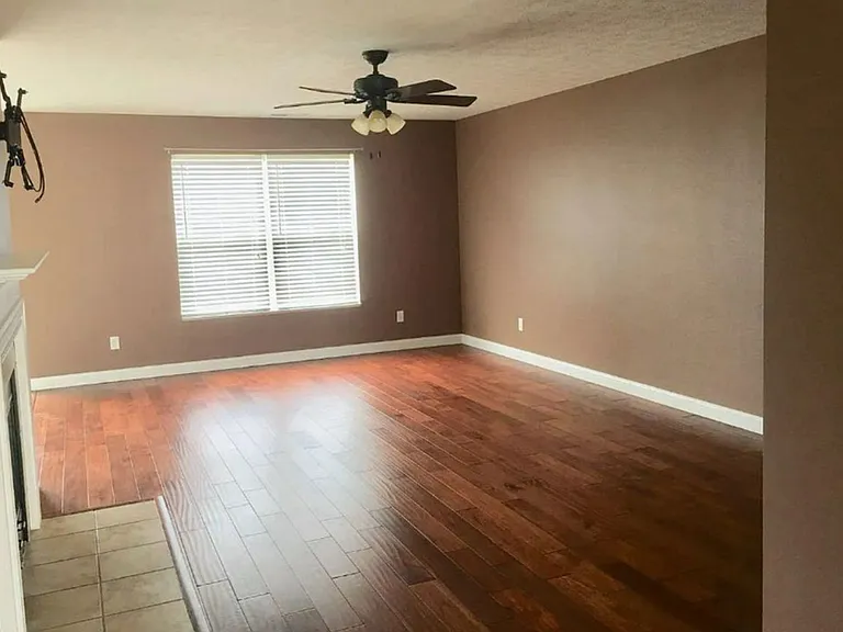 3082 Chivalry Dr — Photo 8