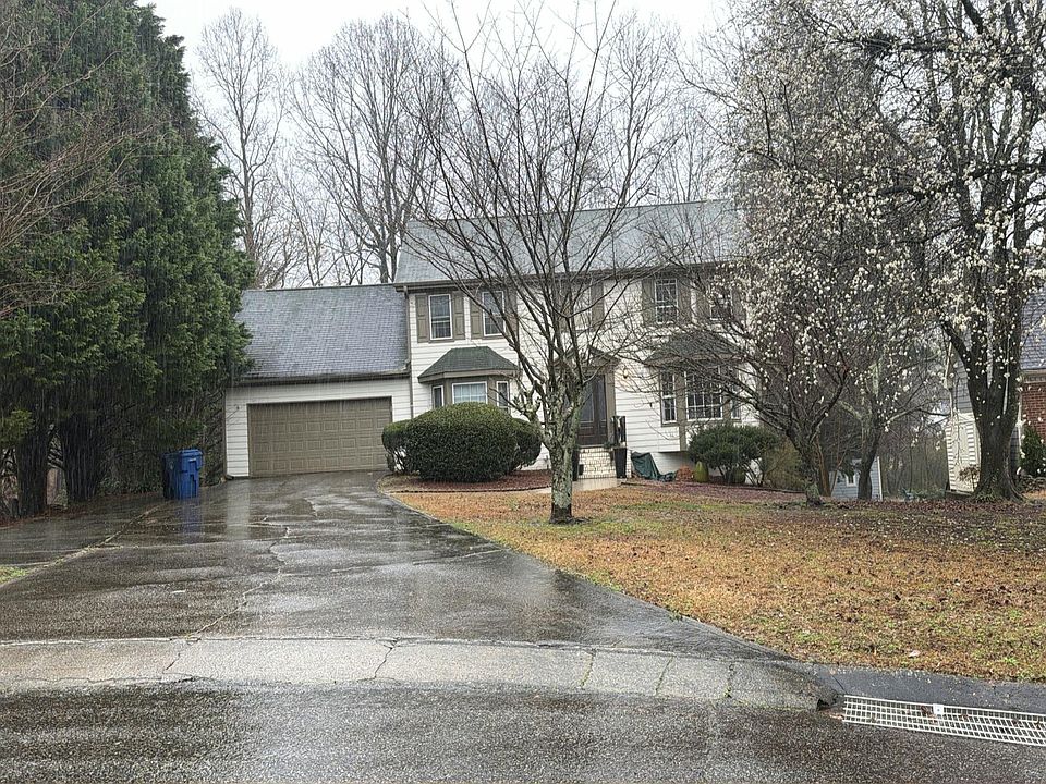 1st image of 910 Thornbush Ct