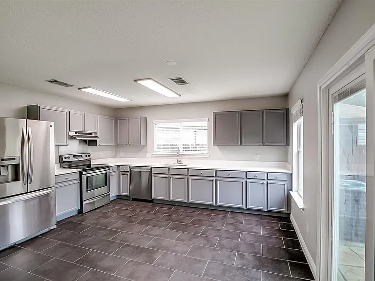 2504 Byfield Dr — Photo 14
