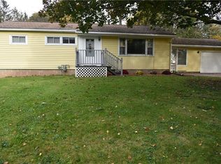 60 Hubbard Dr, North Chili, NY 14514
