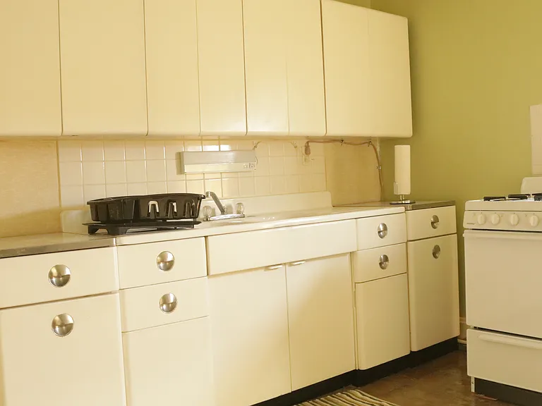 320 N Sherman Ave #1 — Photo 16