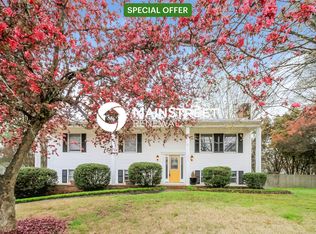 300 Scottsdale Ln, Clemmons, NC 27012