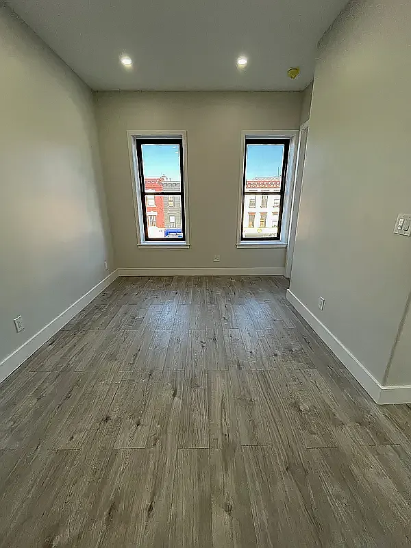Building Photo - 1376 Flatbush Ave #3F